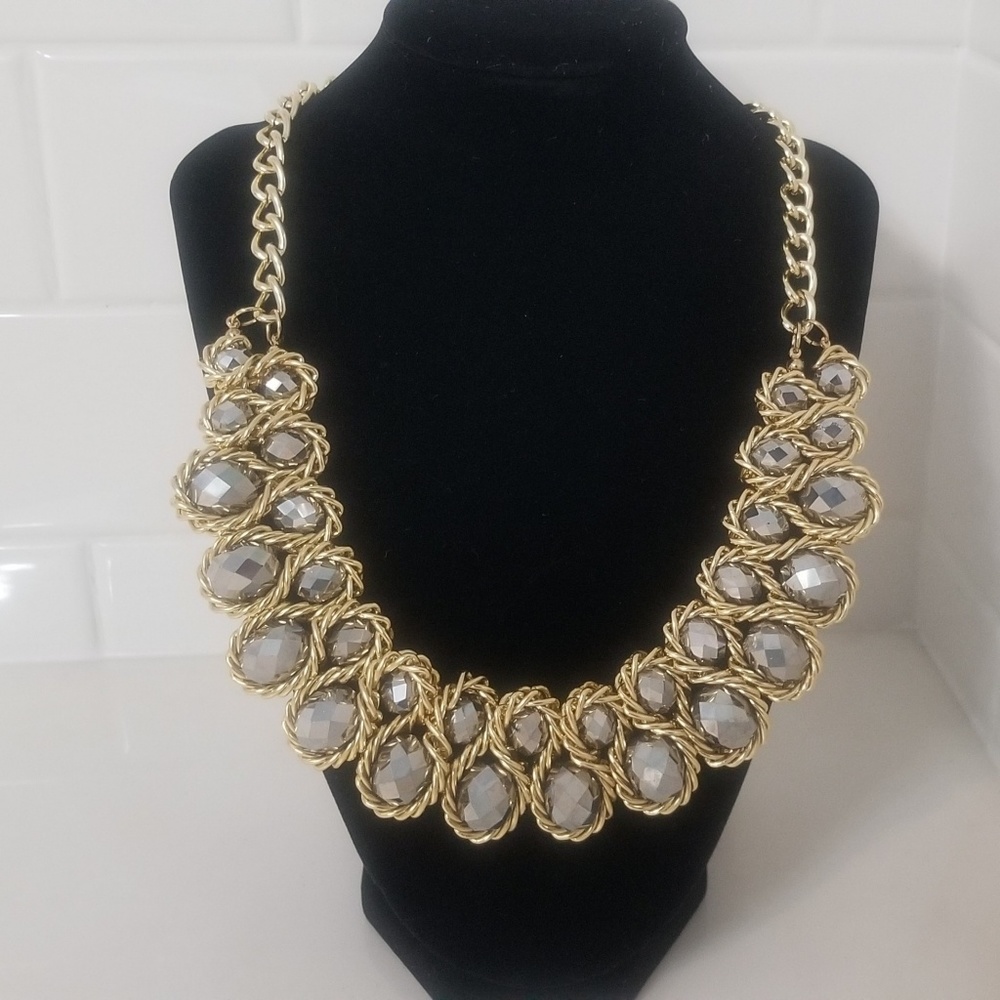 Versona Cluster Rhinestone Necklace